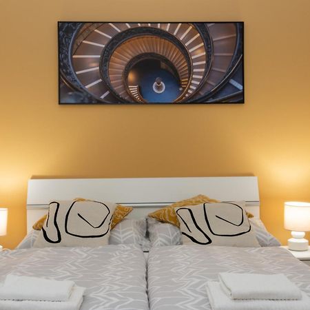 Washingtonova Cr Apartments ปราก ภายนอก รูปภาพ